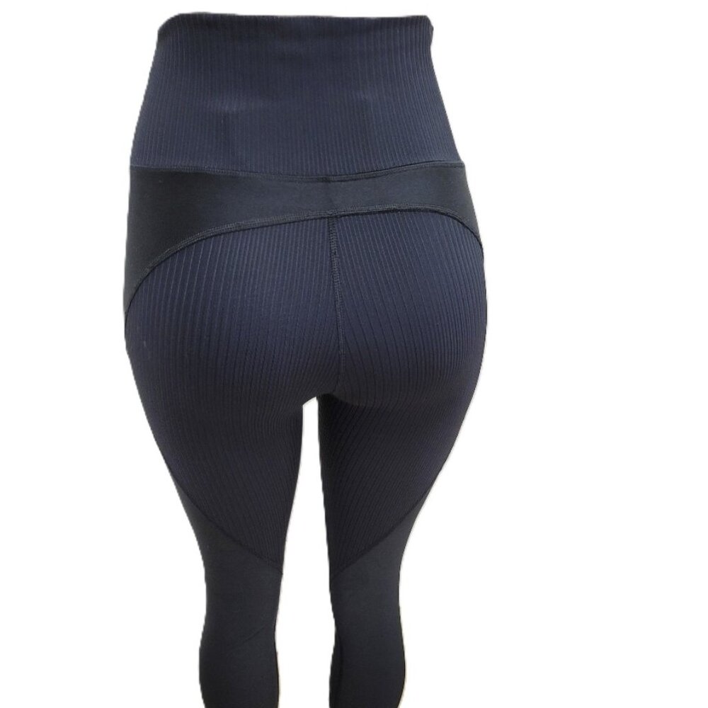 Women's Black Leggins with pockets on hips - Picture 3 of 6